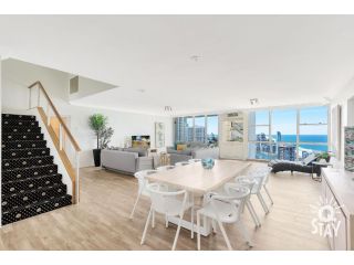 Golden Gate Rooftop Penthouse - QSTAY Apartment, Gold Coast - 5