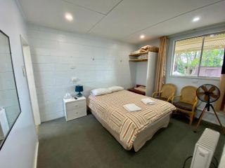 Golden Grain Motel Hotel, Queensland - 1