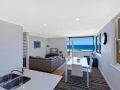 Golden Sands 1 - Absolute Beachfront Apartment, Blue Bay - thumb 4