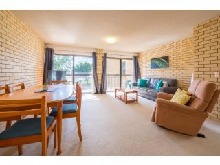 Golden Shores Unit 3, 21 Landsborough Parade Apartment, Caloundra - 5