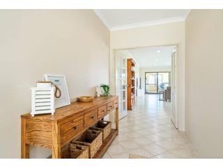 Golden Summers in Dunsborough Guest house, Quindalup - 1