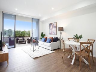 GOLF LOVERS RETREAT-Long/Short term lets AVL: L'Abode Apartment, Sydney - 2