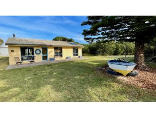 Goolwa Beachfront House. Pet Friendly. Guest house, Goolwa South - 1