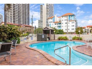 Gorgeous 1BR Unit in the Heart of Surfers Paradise Apartment, Gold Coast - 2