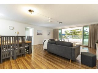 Gorgeous 2-Bed Beachside Apartment with Pool Apartment, Maroochydore - 5