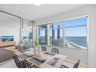 Gorgeous 2-Bed Oceanview Apartment with Pool Apartment, Gold Coast - 4