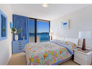 Gorgeous Harbourside with Stunning views! Apartment, Soldiers Point - 2