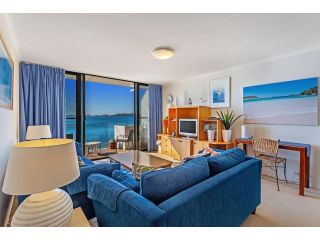 Gorgeous Harbourside with Stunning views! Apartment, Soldiers Point - 1