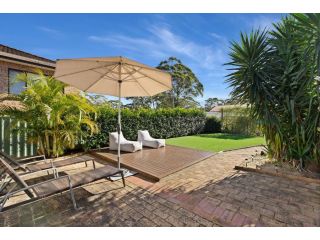 Gorgeous Outdoor Entertaining 2 Minute Walk to the Beach Guest house, Vincentia - 2