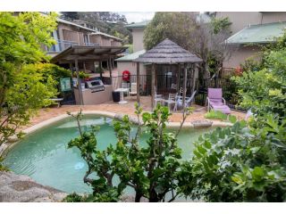 GORGEOUS STUDIO + 100M TO BEACH + POOL Apartment, Point Lookout - 1