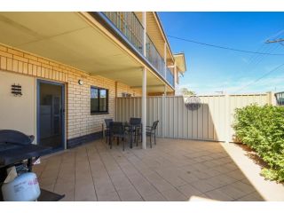 Gossan Street Units Apartment, Broken Hill - 5