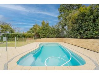 Grandeur Californian Bungalow Guest house, Victoria - 4