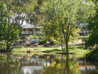 Granite Gardens Cottages & Lake Retreat Bed and breakfast, Stanthorpe - 4