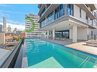Great located unit/Private Balcony, Pool,Gym,Parking Apartment, Brisbane - 1