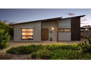 Great Ness Beach House - 10 Person Spa - Pet-Friendly - Netflix Guest house, Goolwa South - 1
