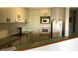 Great Position, Close To The Beach W - Views & A - C Guest house, Caloundra - 5