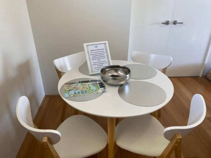 Great Value Close to Airport and Shops Free Wifi Netflix Wine Apartment, Perth - imaginea 5