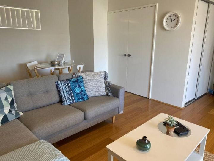 Great Value Close to Airport and Shops Free Wifi Netflix Wine Apartment, Perth - imaginea 19