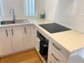 Great Value Close to Airport and Shops Free Wifi Netflix Wine Apartment, Perth - thumb 12
