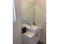 Great Value Close to Airport and Shops Free Wifi Netflix Wine Apartment, Perth - thumb 16