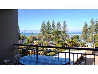 Great Views, Ultimate Comfort and Top Location! Guest house, Caloundra - 2