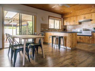 Greenly Getaway - Family Friendly Home Guest house, Coffin Bay - 2