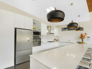 Grey Mare Chalet Guest house, Crackenback - 1