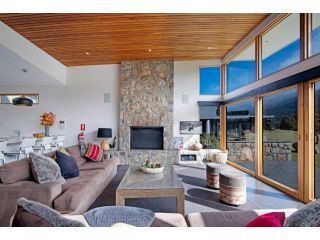 Grey Mare Chalet Guest house, Crackenback - 2