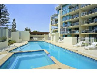 Ground Floor Luxury Oceanfront Apartment Apartment, Bargara - 2