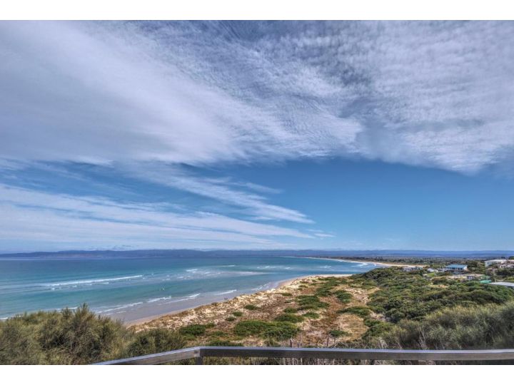 Halcyon ~ Immerse yourself in the sky and sea Guest house, Coles Bay - imaginea 7