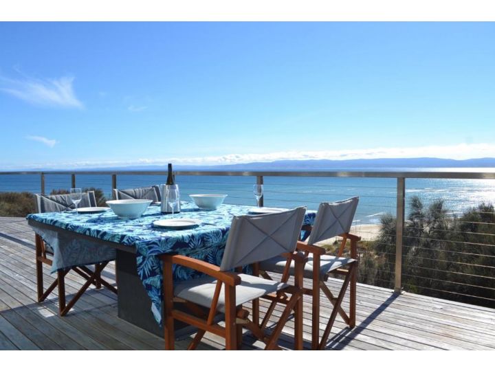 Halcyon ~ Immerse yourself in the sky and sea Guest house, Coles Bay - imaginea 1