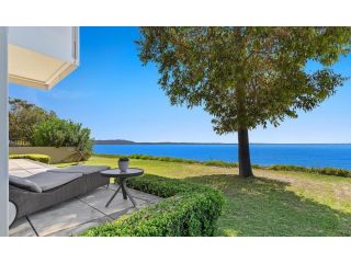 Hamptons by the Sea - Luxury on the Waters Edge Guest house, Salamander Bay - 4