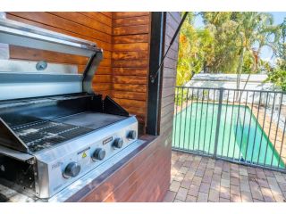 Hampton's House @ Southport - 3Bed Home+ Pool/BBQ Guest house, Gold Coast - 4