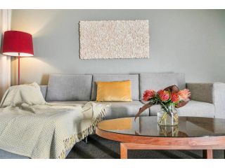 'Harbour Highlight' Poolside Living on Esplanade Apartment, Darwin - 5