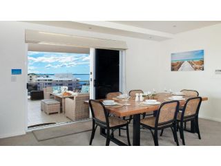 Harbour View Penthouse - The Perfect Location Guest house, Nelson Bay - 5