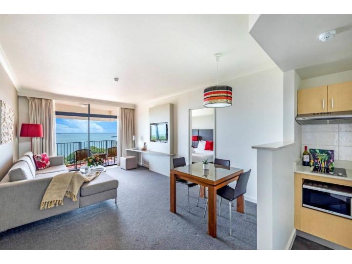 Harbourfront Living with Views to Write Home About Apartment, Darwin - imaginea 8