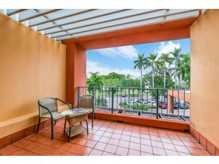 Harbourfront Resort King Studio w Balcony Pool Apartment, Darwin - 4