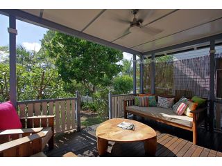 A PERFECT STAY - Harkaway Guest house, Byron Bay - 2