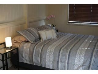 Harris House-2 bedroom unit with INDOOR FIREPLACE Holiday home Stanthorpe Guest house, Stanthorpe - 5