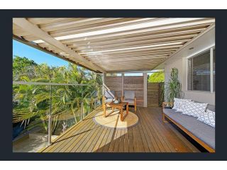 Harrys @ Shelly Beach - family home with pool Guest house, Port Macquarie - 4