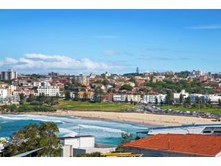 HAST145 - North Bondi Immaculate Designer Apartment with Views Apartment, Sydney - 1