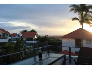 Haven on Noosa Hill - sunset views, pools, spa Apartment, Noosa Heads - 4