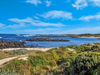 HEARN'S BEACHSIDE VILLA 7 Guest house, Port Fairy - 3