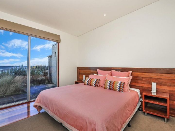 HEARN'S BEACHSIDE VILLA 9 Villa, Port Fairy - imaginea 6