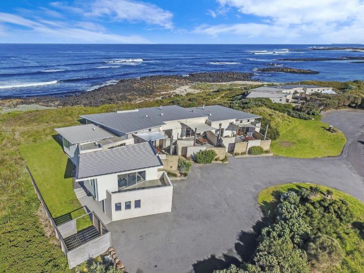 HEARN'S BEACHSIDE VILLA 9 Villa, Port Fairy - imaginea 2