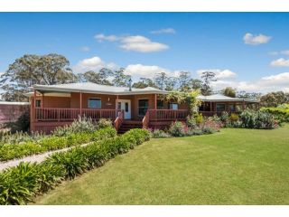 Heathcote Holiday Farmstay 5-BRM Villa with Pool BBQ Villa, Victoria - 3