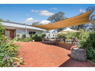 Heathcote Holiday Farmstay 5-BRM Villa with Pool BBQ Villa, Victoria - 4