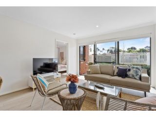 Heavenly Hideaway Coastal Inspired Apt Near Airport Apartment, Perth - 2