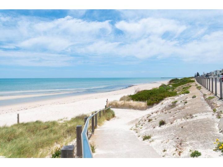 HEN001 Coastal Beach Retreat Cosy 2BR Apartment Apartment, Henley Beach South - imaginea 4