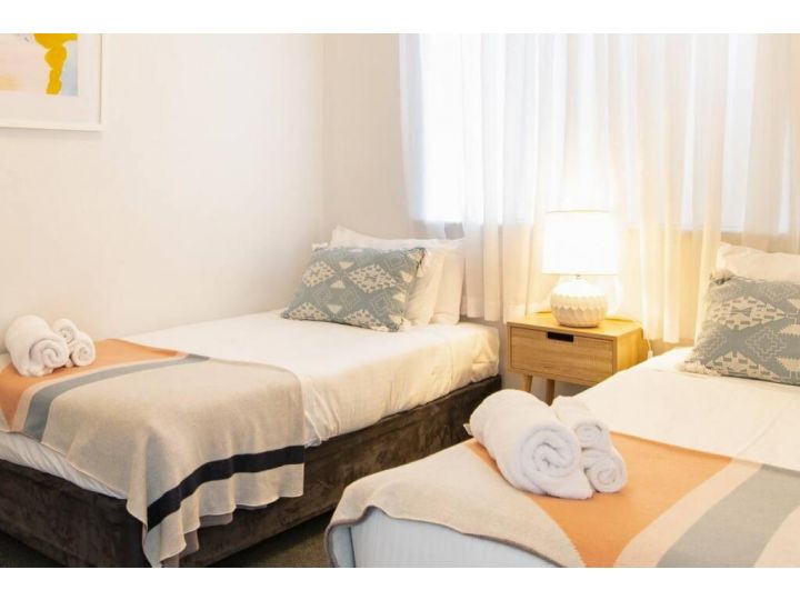 HEN001 Coastal Beach Retreat Cosy 2BR Apartment Apartment, Henley Beach South - imaginea 14
